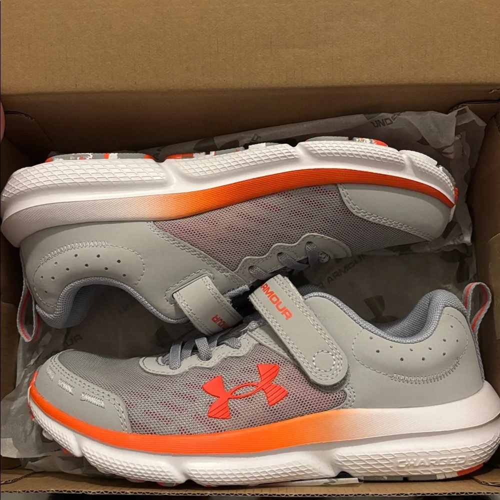 NWT Under armour shoes